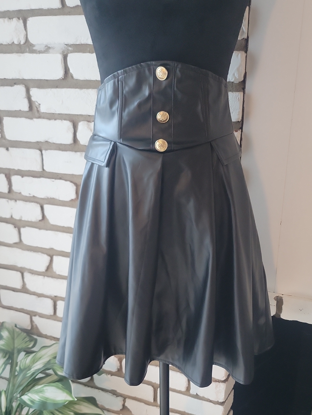 SHEIN Black Faux Leather High-Waist Circle Skirt with Gold Buttons